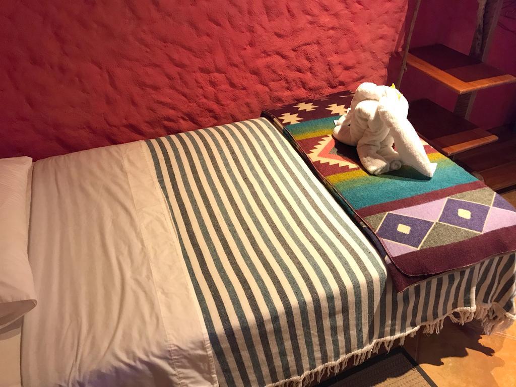 Lonesome George Ecolodge 푸에르토아요라 외부 사진