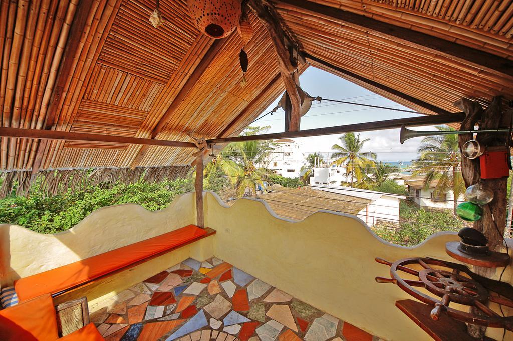Lonesome George Ecolodge 푸에르토아요라 외부 사진