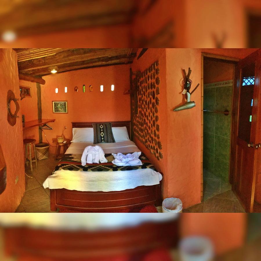 Lonesome George Ecolodge 푸에르토아요라 외부 사진