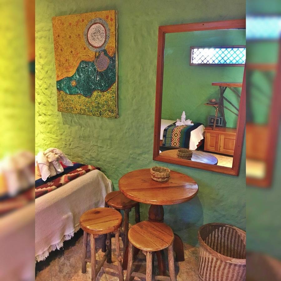Lonesome George Ecolodge 푸에르토아요라 외부 사진