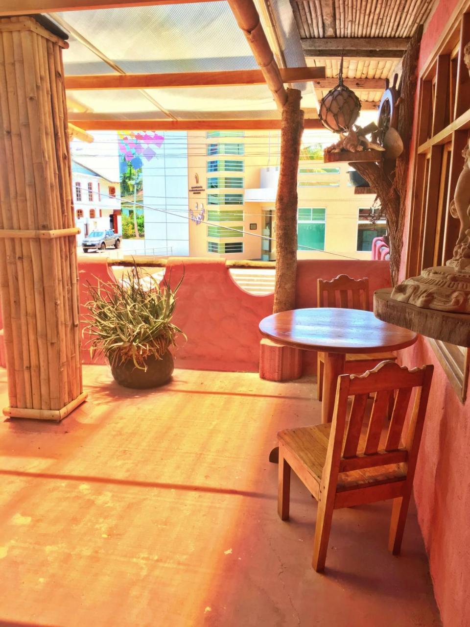 Lonesome George Ecolodge 푸에르토아요라 외부 사진