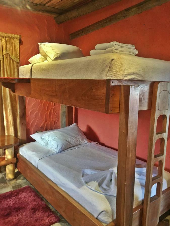 Lonesome George Ecolodge 푸에르토아요라 외부 사진