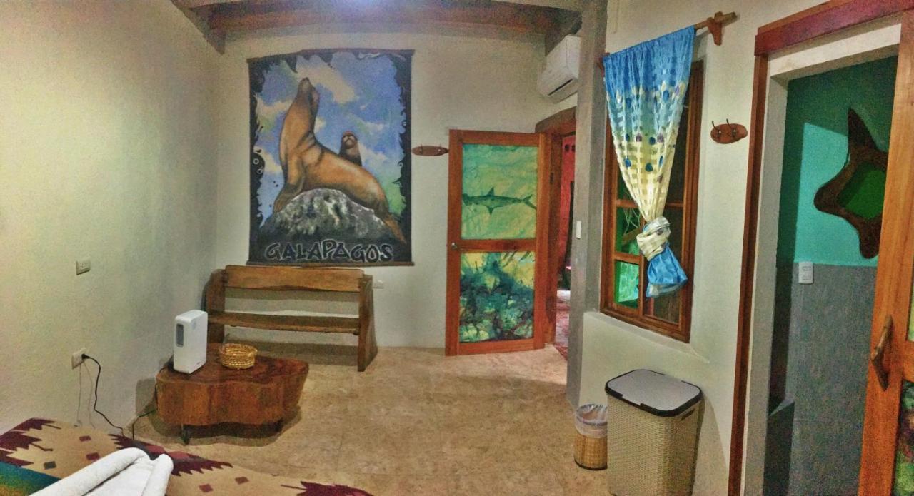 Lonesome George Ecolodge 푸에르토아요라 외부 사진